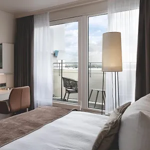 **** Otel Leonardo Center Almanya