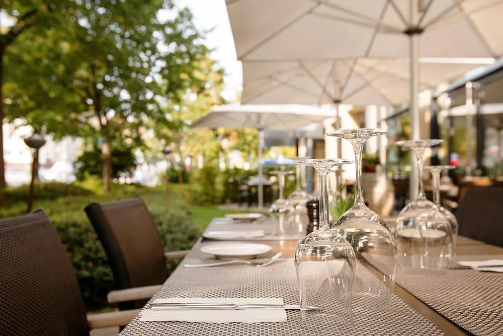 Vienna House Easy By Wyndham Muenchen Hotel 4*, Munich