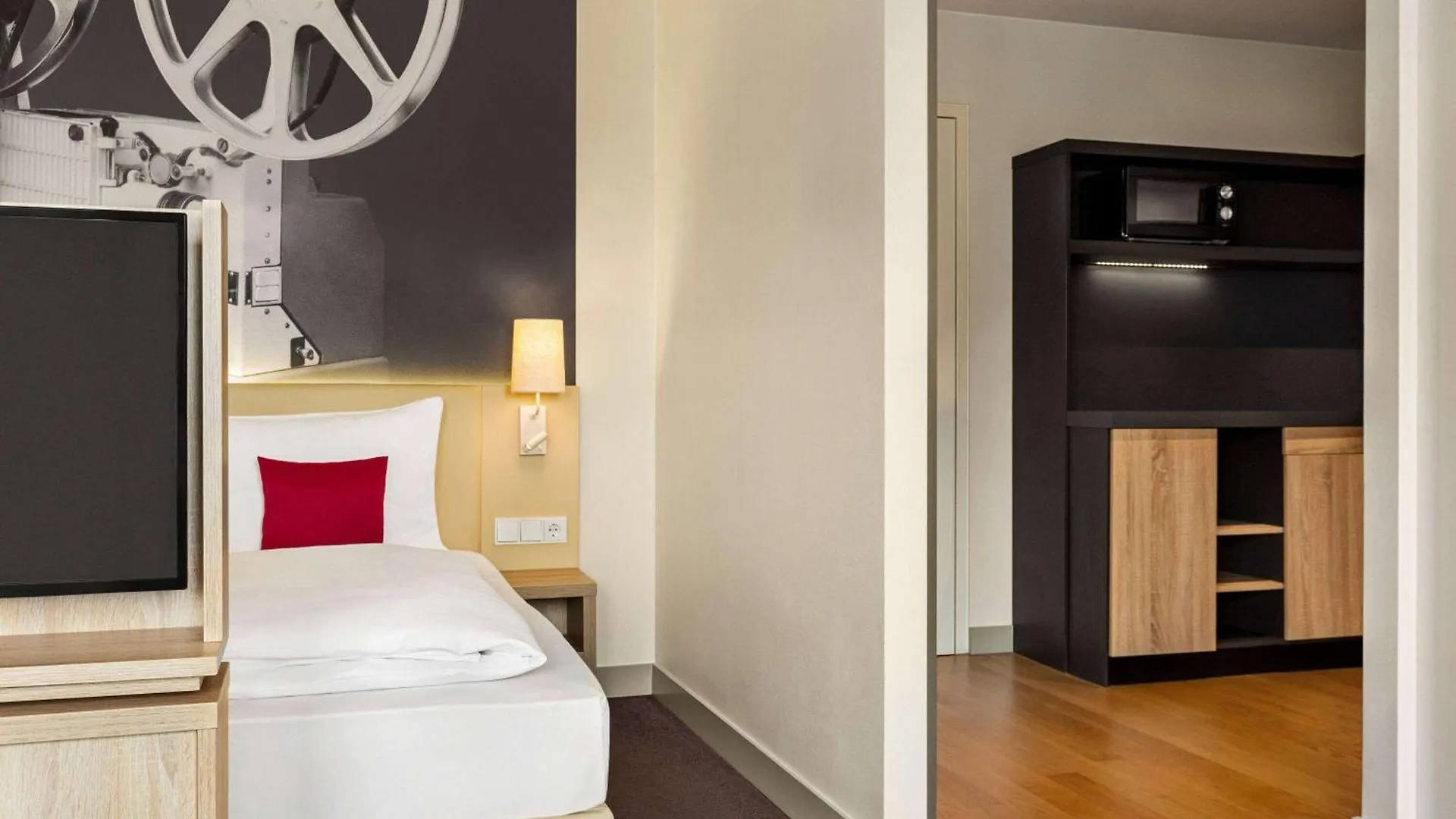 Vienna House Easy By Wyndham Muenchen Hotel  Munich