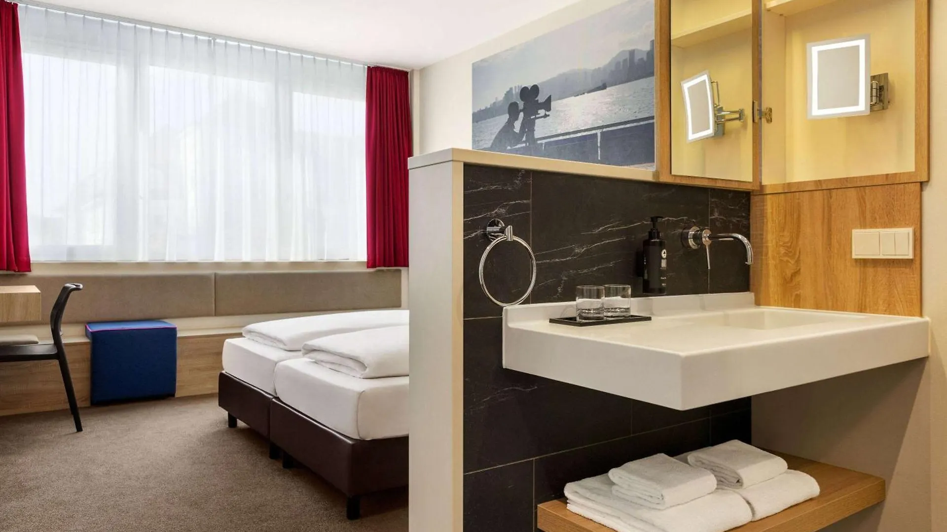 Vienna House Easy By Wyndham Muenchen Hotel 4*, Munich Germany